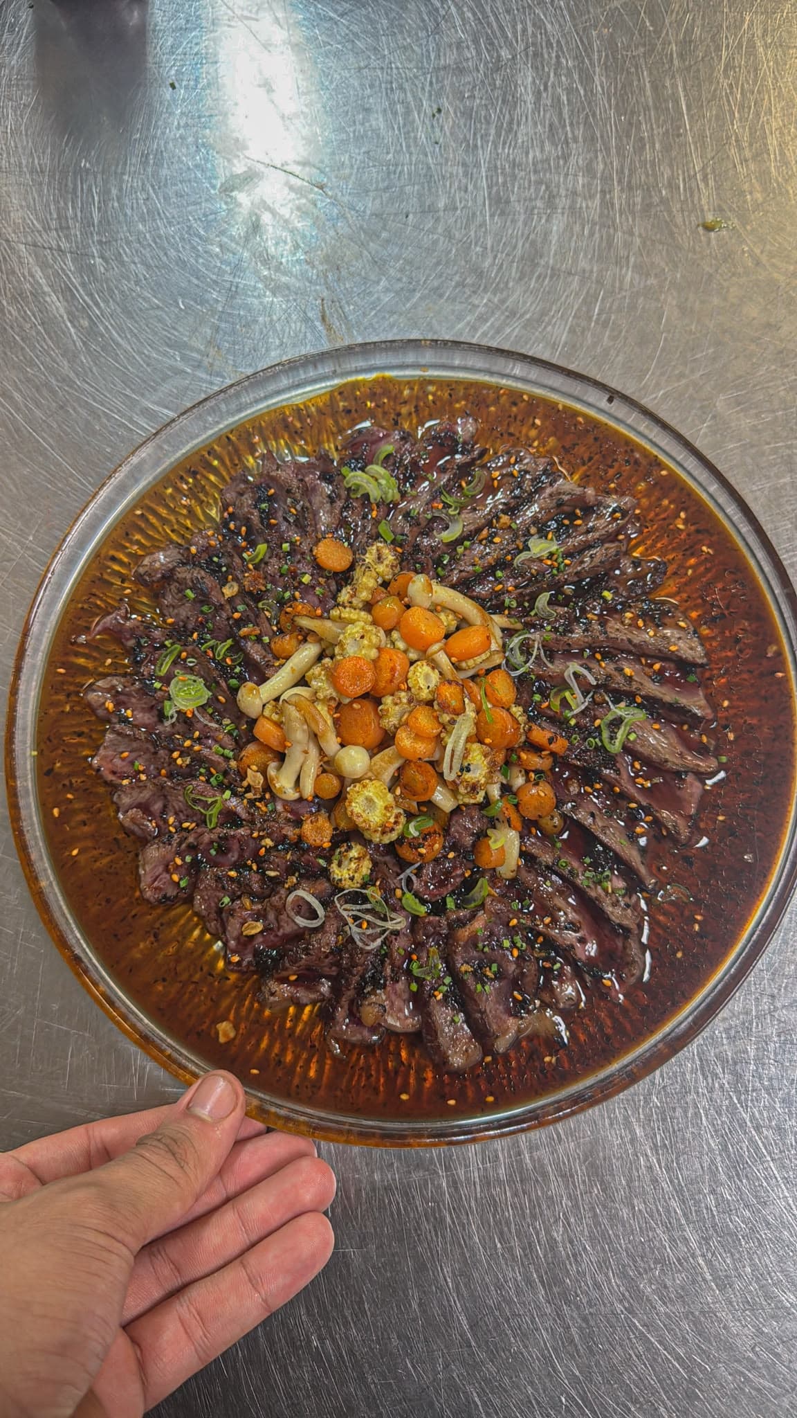 Presa ibérica en tataki con setas